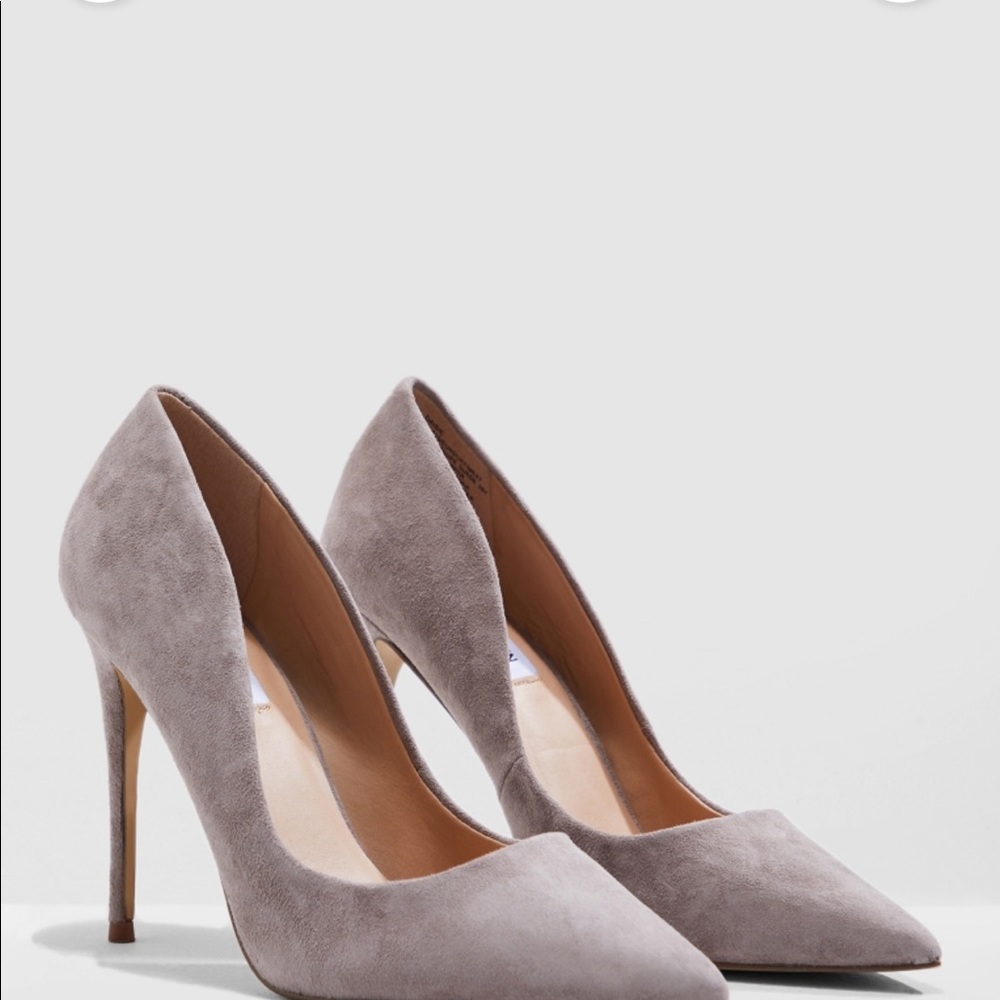 Steve Madden Daisie Grey Suede Pumps